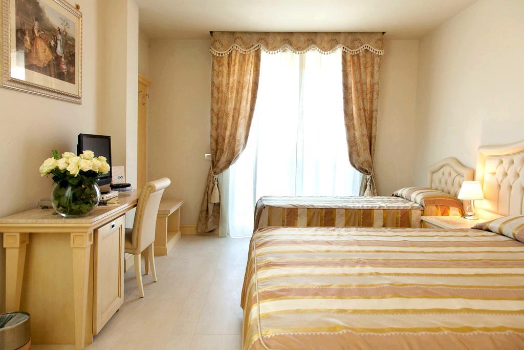 Hotel Conchiglia チェルヴィア 部屋 写真